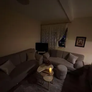 Quiet, Cozy, Luminous Apartamento Tirana